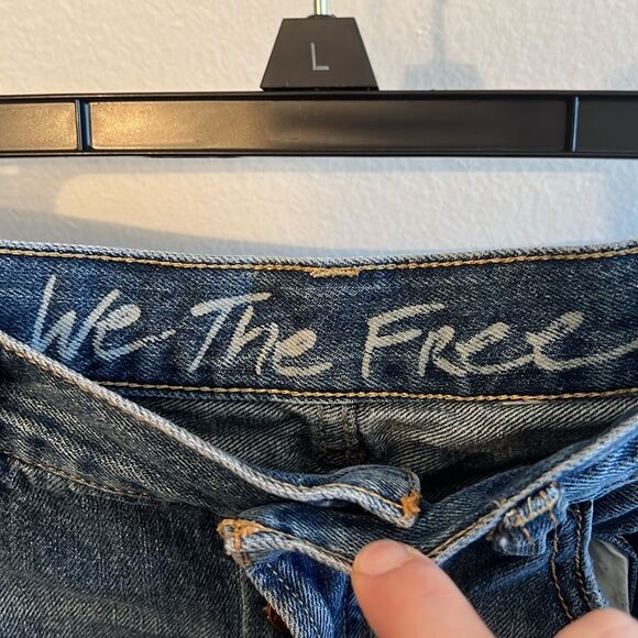 We The Free Womens Distressed High Rise Denim Shorts Size 28 - Picture 4 of 9